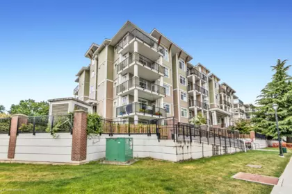 Garden / Landscaping Photo of 317 20696 Eastleigh Crescent, Langley, BC