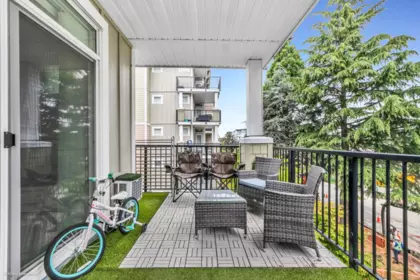 Staircase Photo of 317 20696 Eastleigh Crescent, Langley, BC