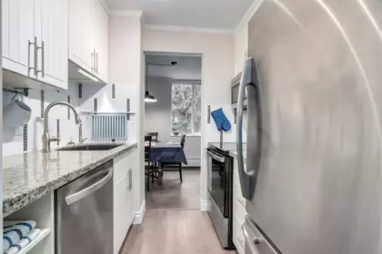 303 2004 Fullerton Avenue, North Vancouver, BC, North Vancouver — Apartment/Condo for sale