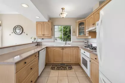 Walk-In Closet Photo of 48 2979 Panorama Drive, Coquitlam, BC