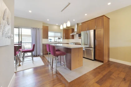 Family Room Photo of 15415 Russell Avenue, White Rock, BC