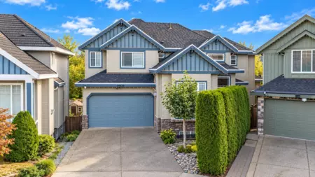 Living Room Photo of 14570 67a Avenue, Surrey, BC