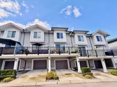 Family Room Photo of 8 9718 161a Street, Surrey, BC