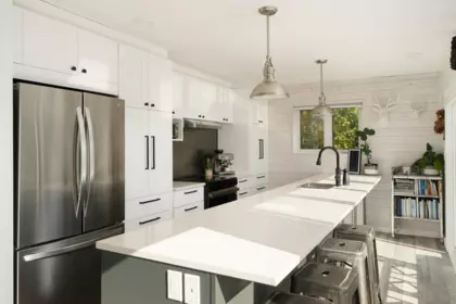 Kitchen Island Photo of 955 Windjammer Road, Bowen Island, BC
