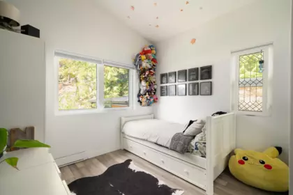 Laundry Room Photo of 955 Windjammer Road, Bowen Island, BC