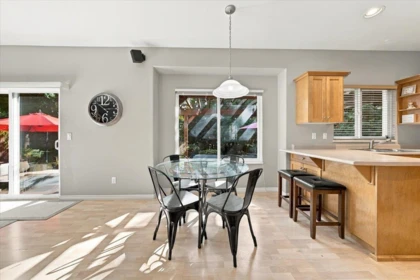 Breakfast Nook Photo of 24100 102 Avenue, Maple Ridge, BC