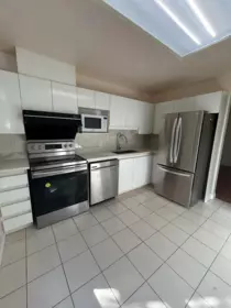 201 4689 Hazel Street, Burnaby, BC, Burnaby — Apartment/Condo for sale