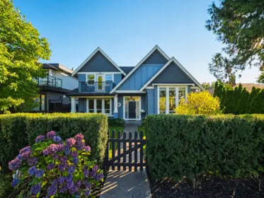 355 E 15th Street, North Vancouver, BC, North vancouver — Single Family Residence for sale