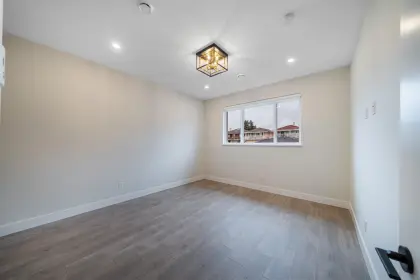 6750 Lakeview Avenue, Burnaby, BC, Burnaby — Half Duplex for sale