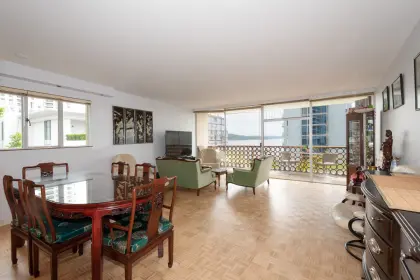 301 2135 Argyle Avenue, West Vancouver, BC, West vancouver — Apartment/Condo for sale