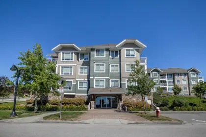 212 16398 64 Avenue, Surrey, BC, Surrey — Apartment/Condo for sale