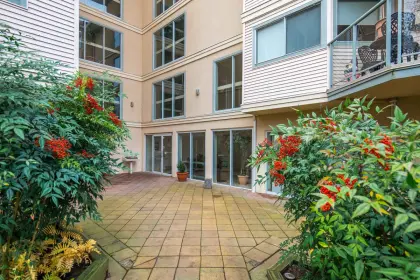 201 5419 201a Street, Langley, BC, Langley — Apartment/Condo for sale