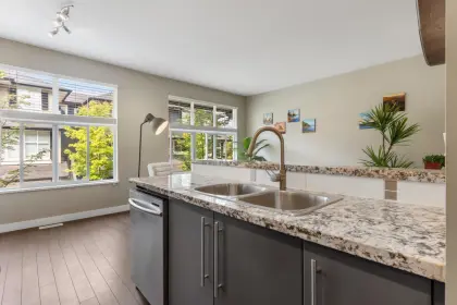 18 18199 70 Avenue, Surrey, BC, Surrey — Townhouse for sale