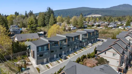 102 736 Gibsons Way, Gibsons, BC, Gibsons — Townhouse for sale