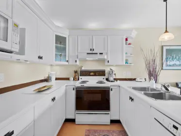 310 378 Esplanade Avenue, Harrison Hot Springs, BC, Harrison hot springs — Apartment/Condo for sale