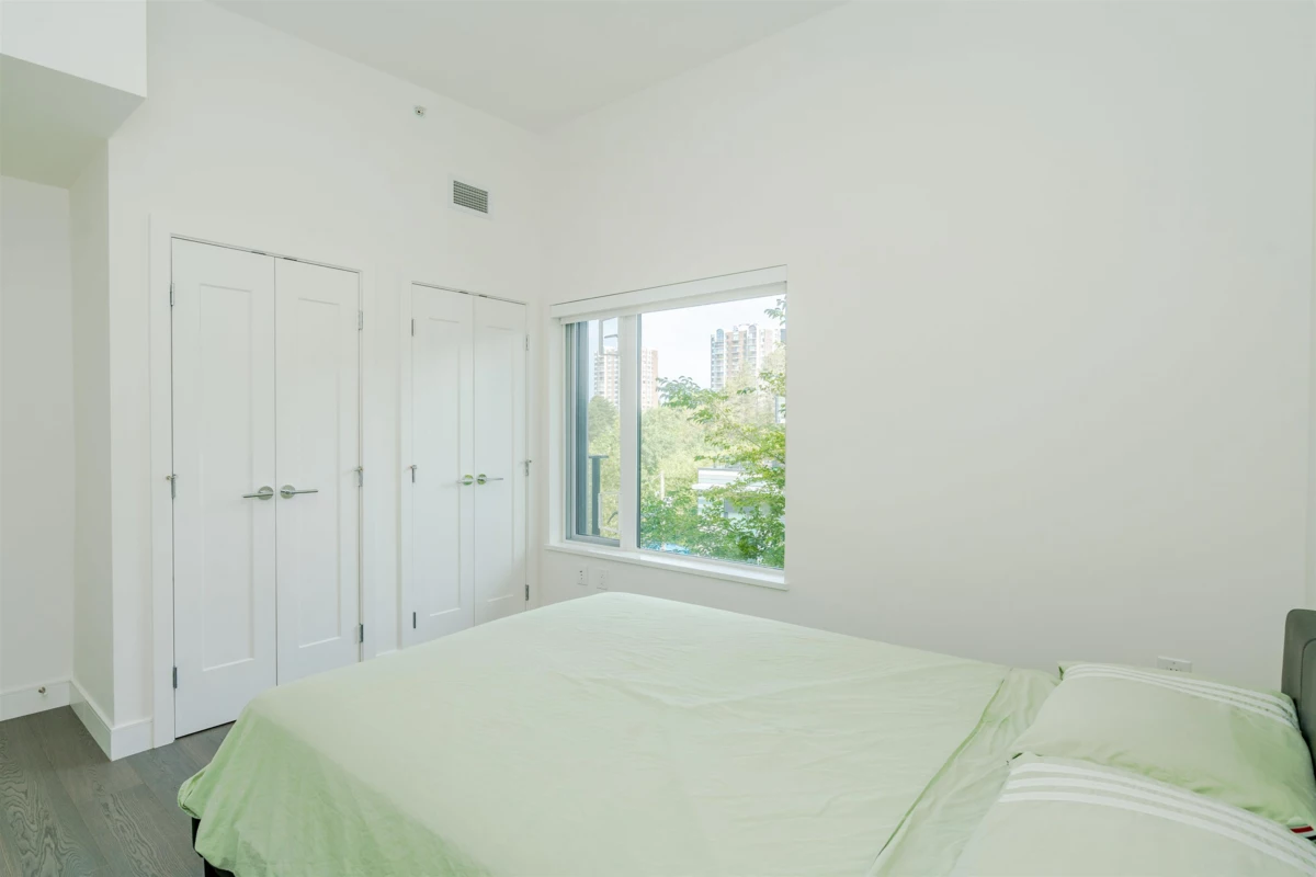 Backyard Photo of 602 477 W 59th Avenue, Vancouver, BC