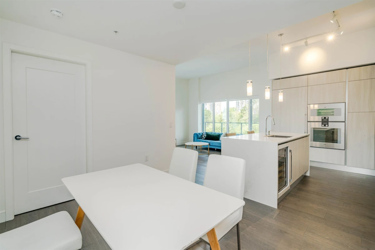 Breakfast Nook Photo of 602 477 W 59th Avenue, Vancouver, BC