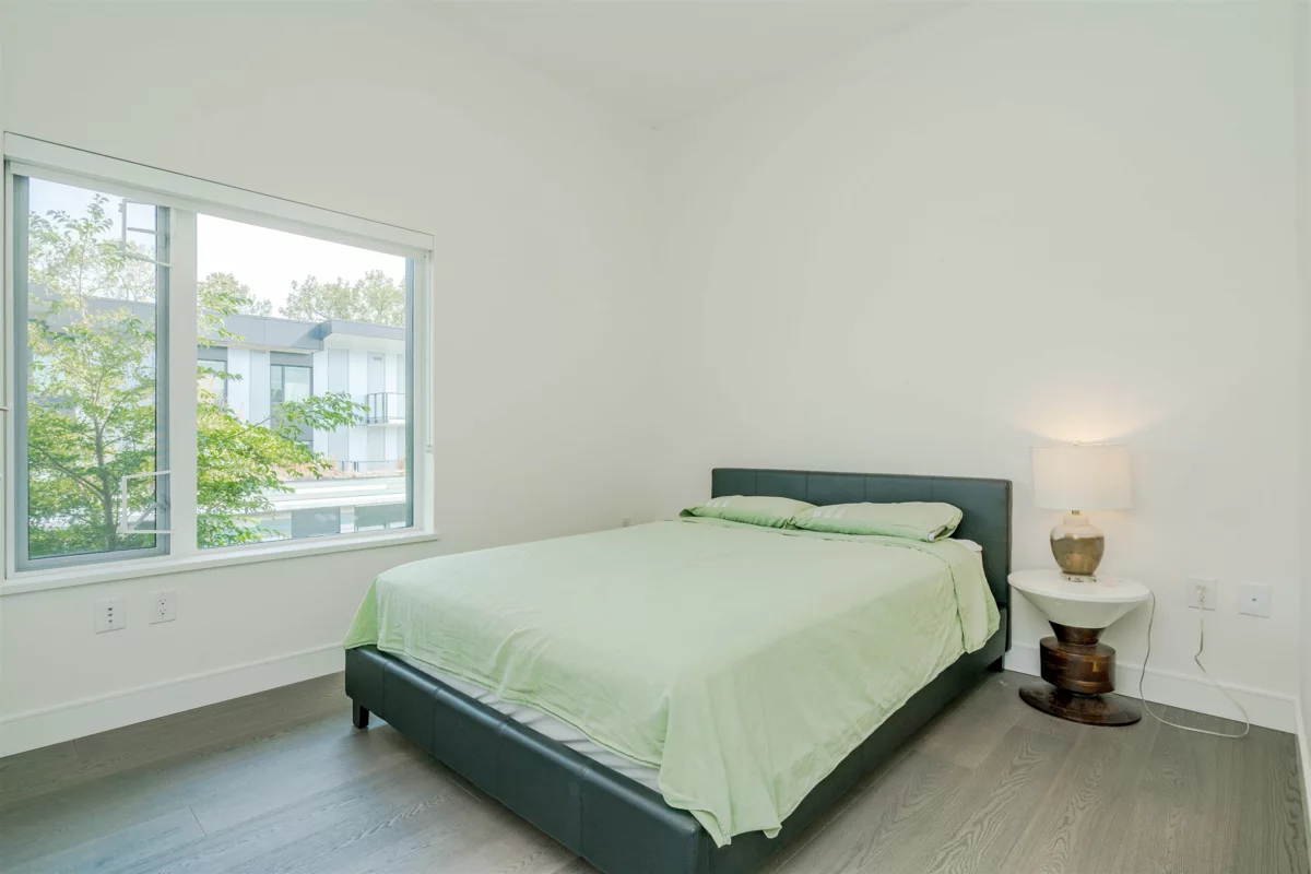 Front Yard Photo of 602 477 W 59th Avenue, Vancouver, BC