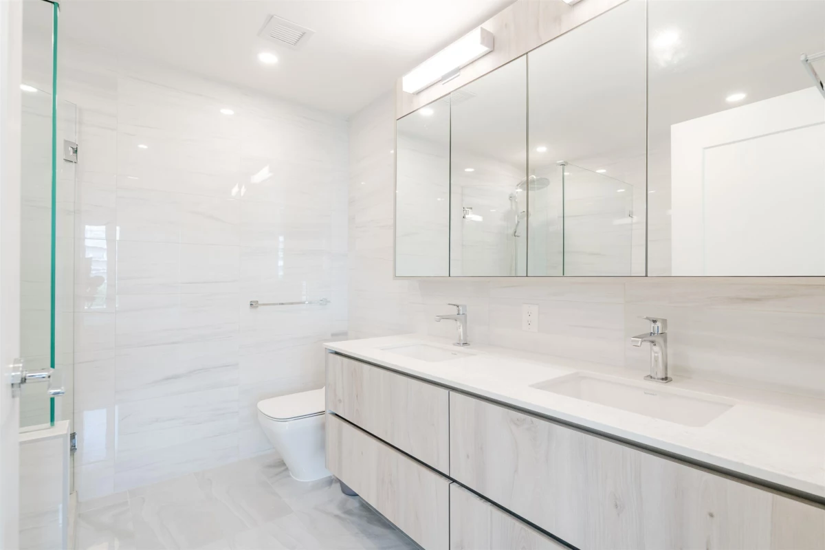 Hallway Photo of 602 477 W 59th Avenue, Vancouver, BC