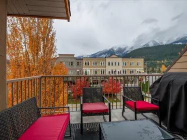 301 7331 Arbutus Street, Pemberton, BC, Pemberton — Apartment/Condo for sale