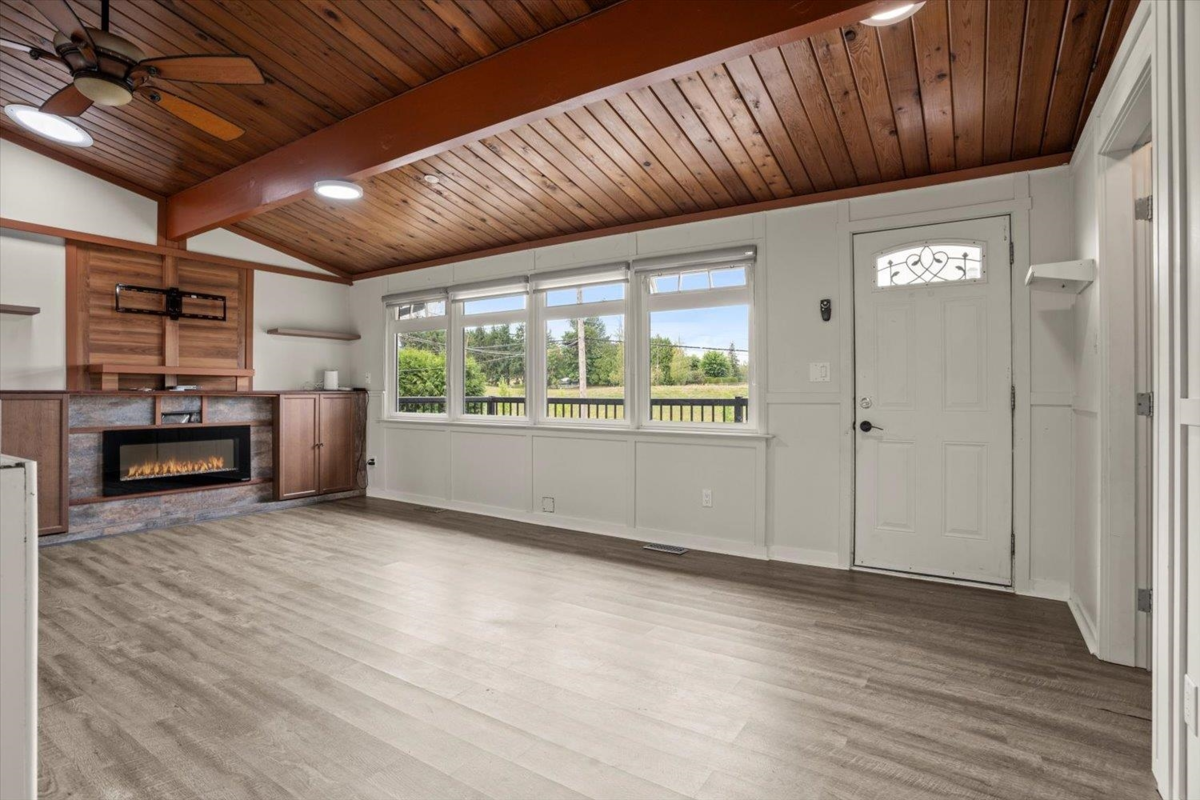 Breakfast Nook Photo of 29554 Duncan Avenue, Abbotsford, BC
