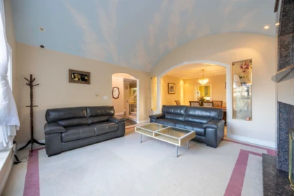 8720 Saunders Road, Richmond, BC, Richmond — Single Family Residence for sale