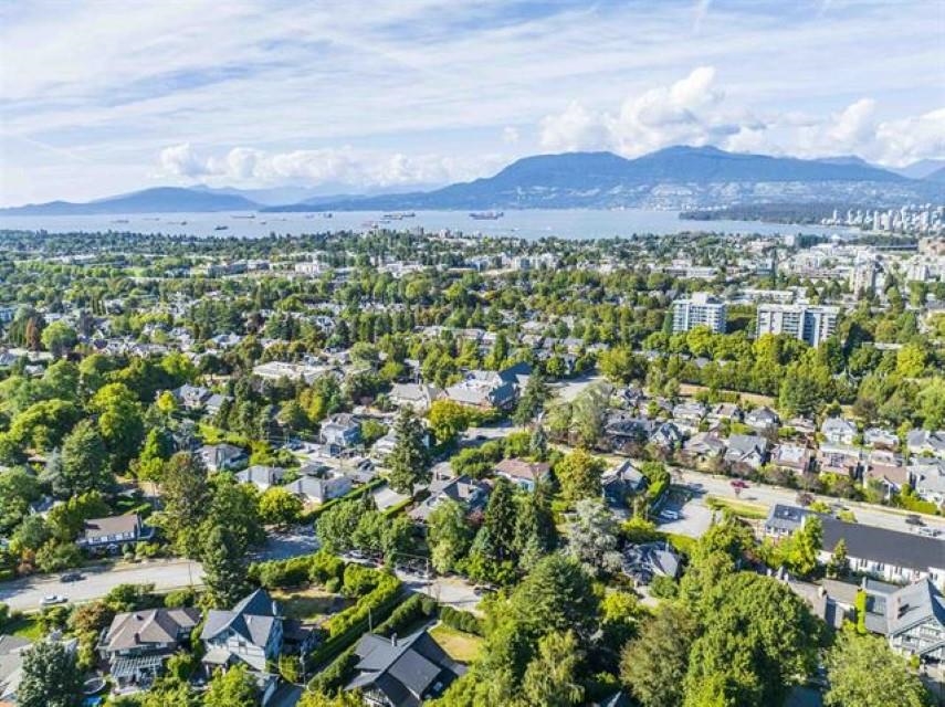 Entry Foyer Photo of 1775 Cedar Crescent, Vancouver, BC