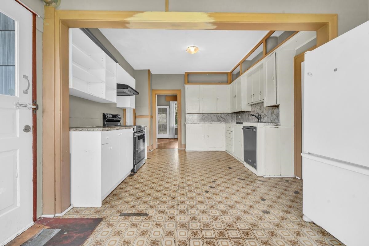Kitchen Photo of 1775 Cedar Crescent, Vancouver, BC