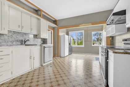 Kitchen Island Photo of 1775 Cedar Crescent, Vancouver, BC