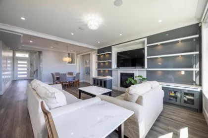Breakfast Nook Photo of 16764 16a Avenue, Surrey, BC