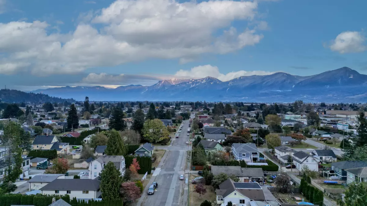 Backyard Photo of 408 46021 Second Avenue, Chilliwack, BC