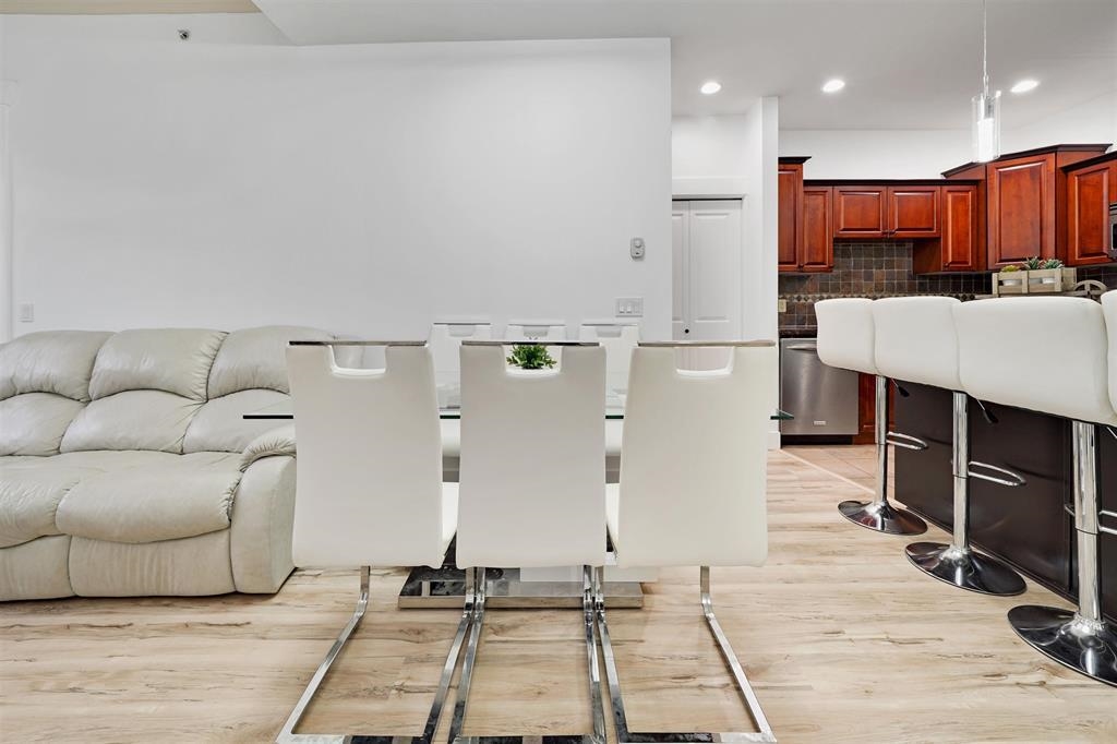 Breakfast Nook Photo of 408 46021 Second Avenue, Chilliwack, BC