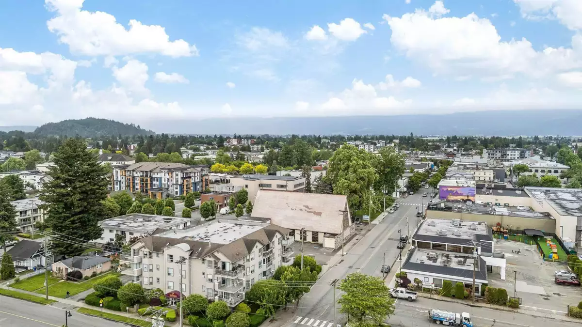 Dining Area Photo of 204 9400 Cook Street, Chilliwack, BC