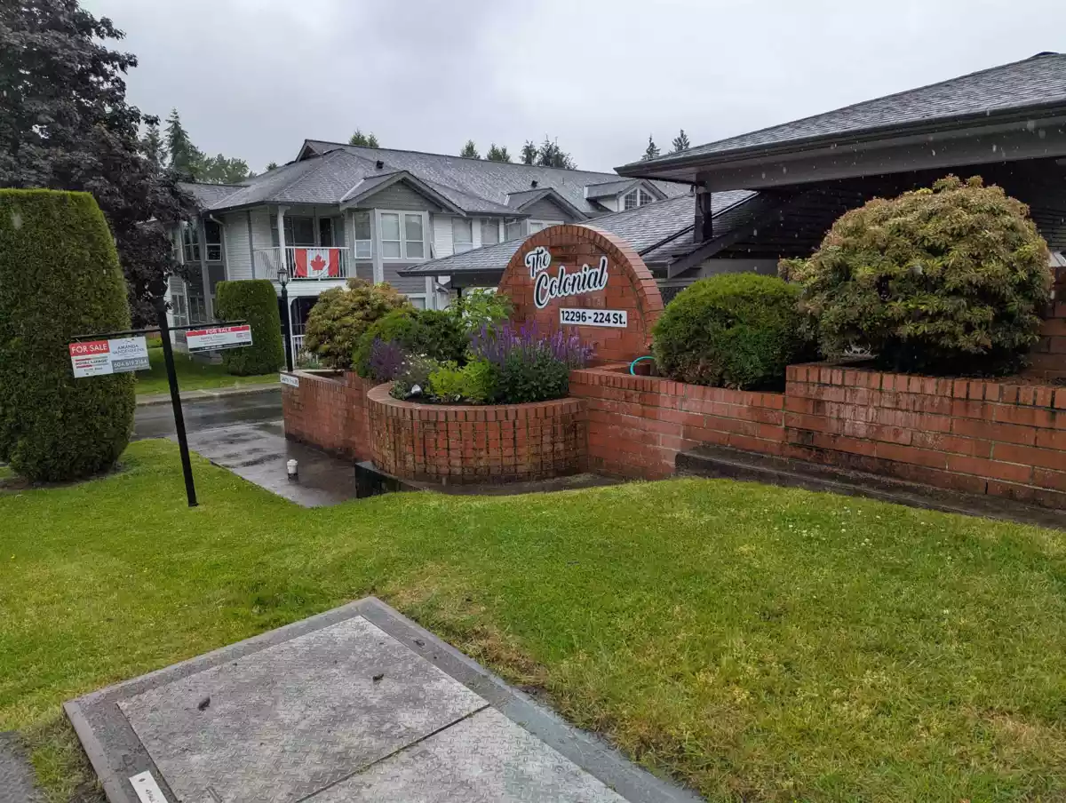 Exterior Front Photo of 31 12296 224th Street, Maple Ridge, BC
