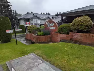 Front exterior of 31 12296 224th Street, Maple Ridge, BC