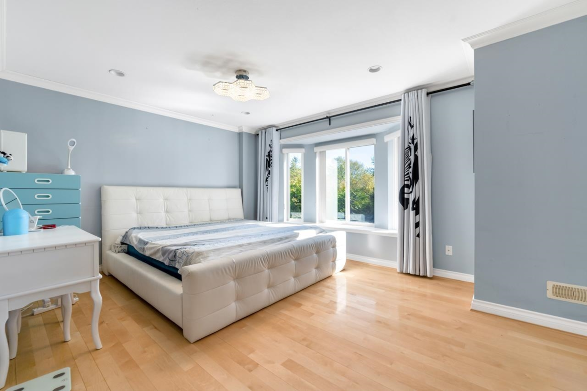 Breakfast Nook Photo of 6030 Elgin Avenue, Burnaby, BC