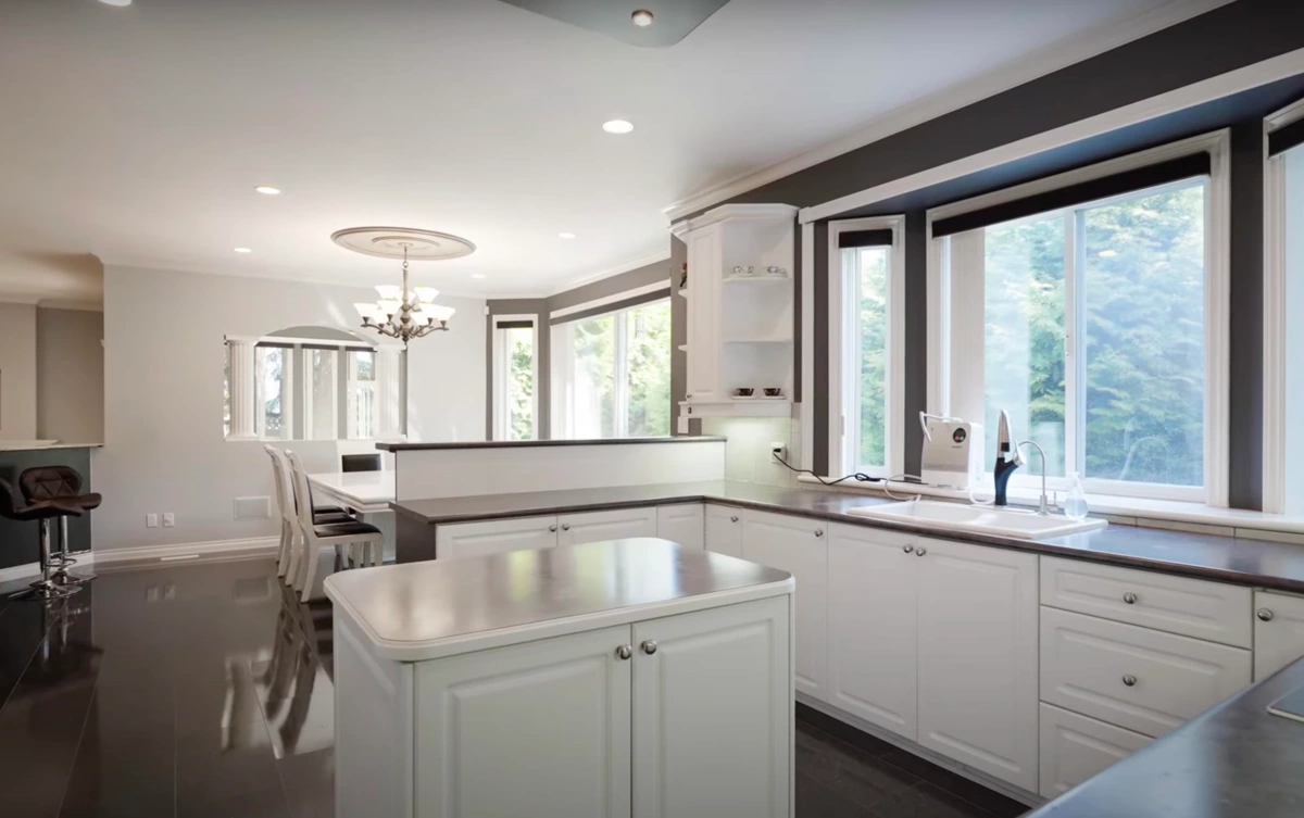 Kitchen Island Photo of 6030 Elgin Avenue, Burnaby, BC