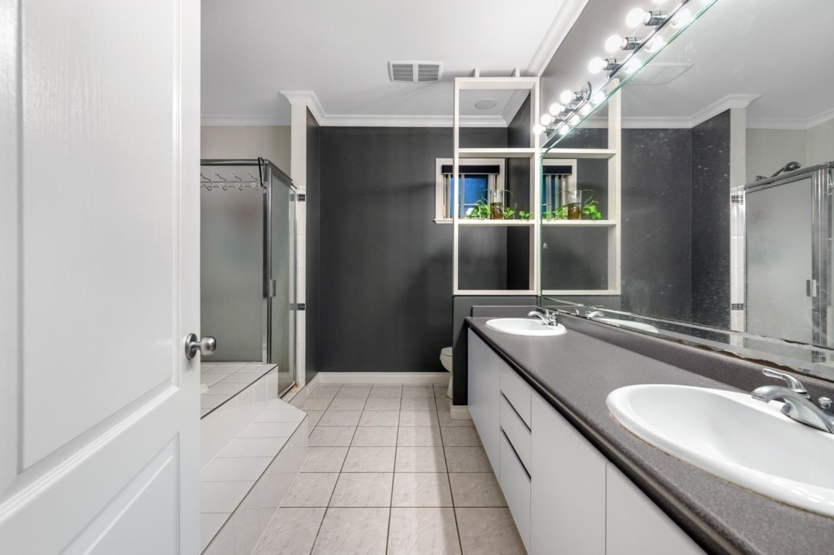 Primary Bathroom Photo of 6030 Elgin Avenue, Burnaby, BC