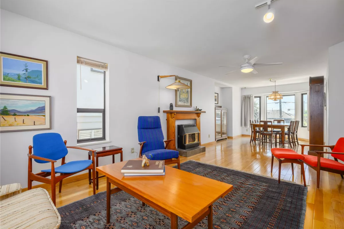 Dining Area Photo of 513 E 5th Street, North Vancouver, BC