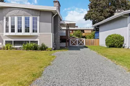46185 Larch Avenue, Chilliwack, BC, Chilliwack — Single Family Residence for sale