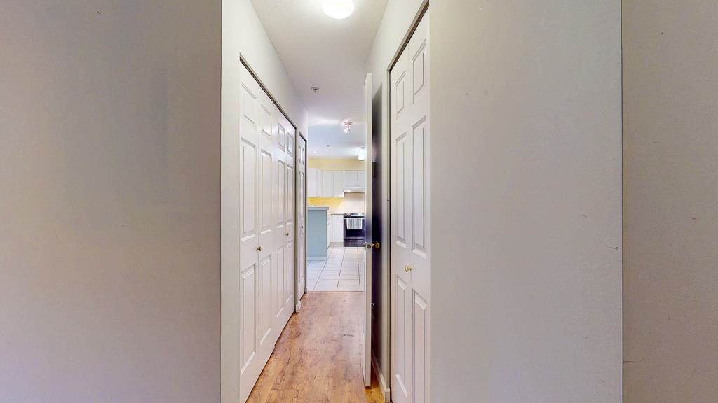 Entry Foyer Photo of 125 5711 Ebbtide Street, Sechelt, BC