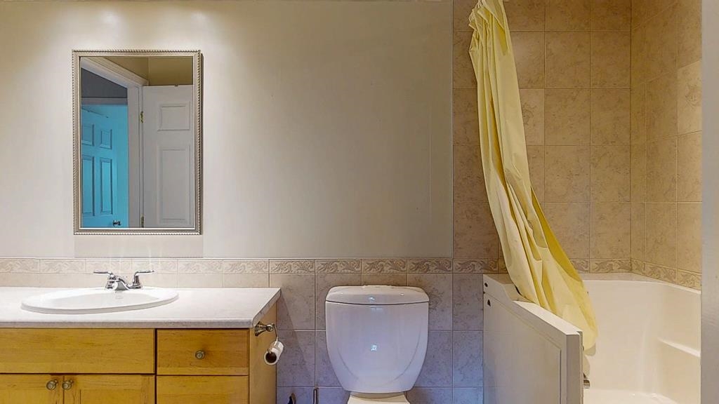 Laundry Room Photo of 125 5711 Ebbtide Street, Sechelt, BC