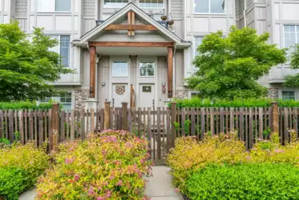 4 20498 82 Avenue, Langley, BC, Langley — Townhouse for sale