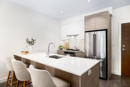 212 4468 Dawson Street, Burnaby, BC, Burnaby — Apartment/Condo for sale