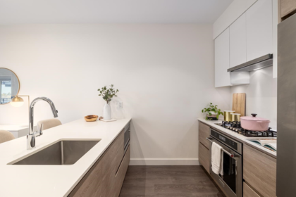 212 4468 Dawson Street, Burnaby, BC, Burnaby — Apartment/Condo for sale