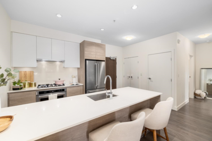 212 4468 Dawson Street, Burnaby, BC, Burnaby — Apartment/Condo for sale