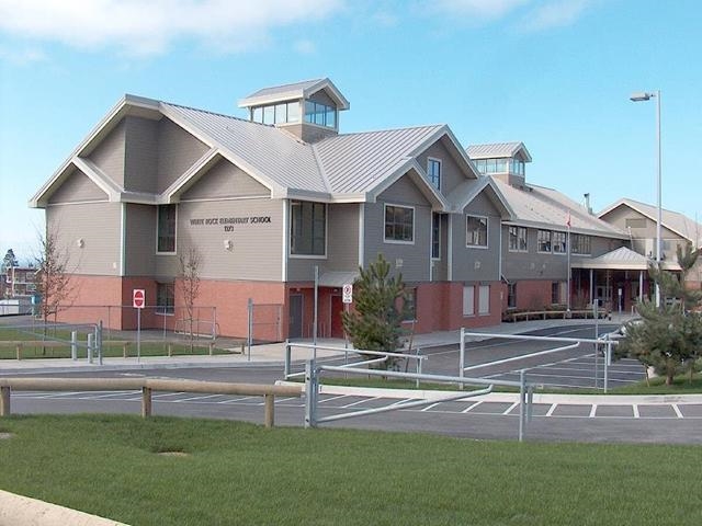 Hallway Photo of 931 Finlay Street, White Rock, BC