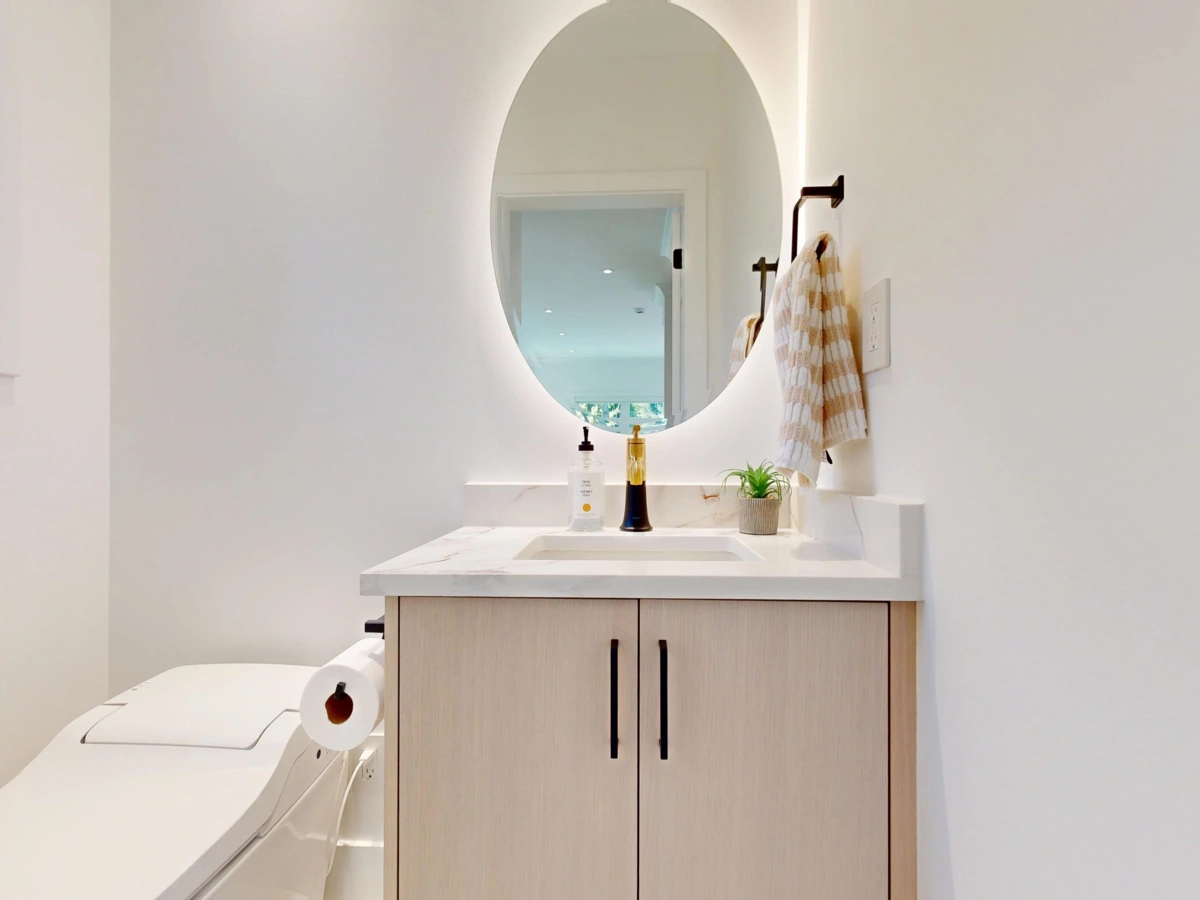 Primary Bathroom Photo of 15 7100 Ash Street, Richmond, BC