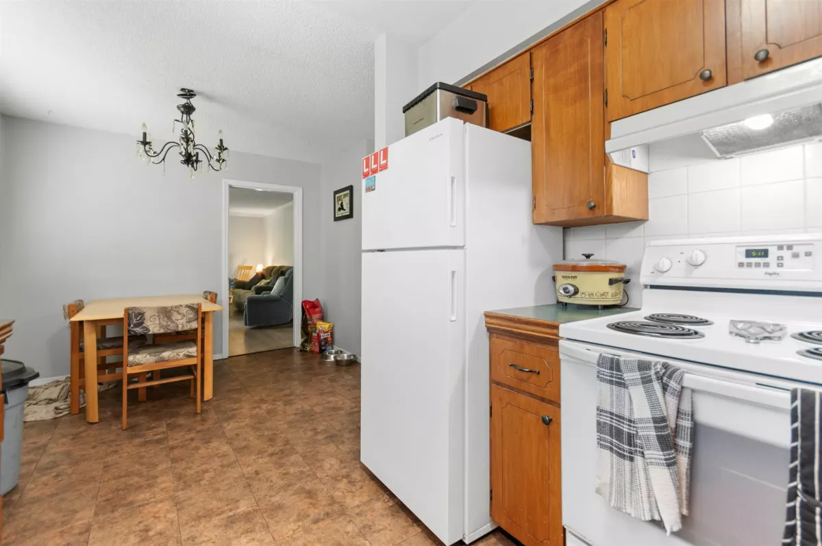 Breakfast Nook Photo of 45603 Reece Avenue, Chilliwack, BC