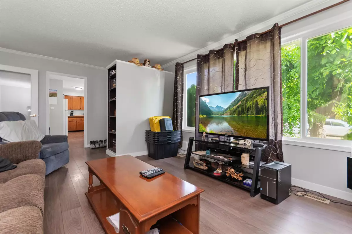 Kitchen Photo of 45603 Reece Avenue, Chilliwack, BC
